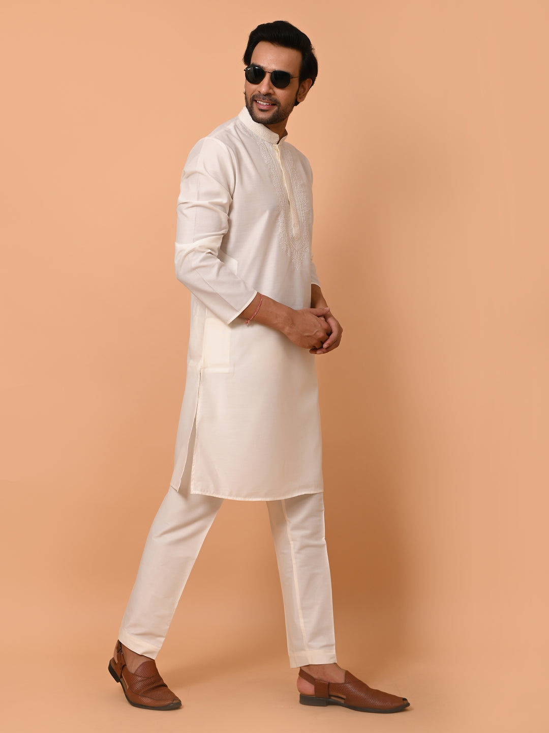 Ethnic Motifs Off White Kurta Set - KM37372-KM