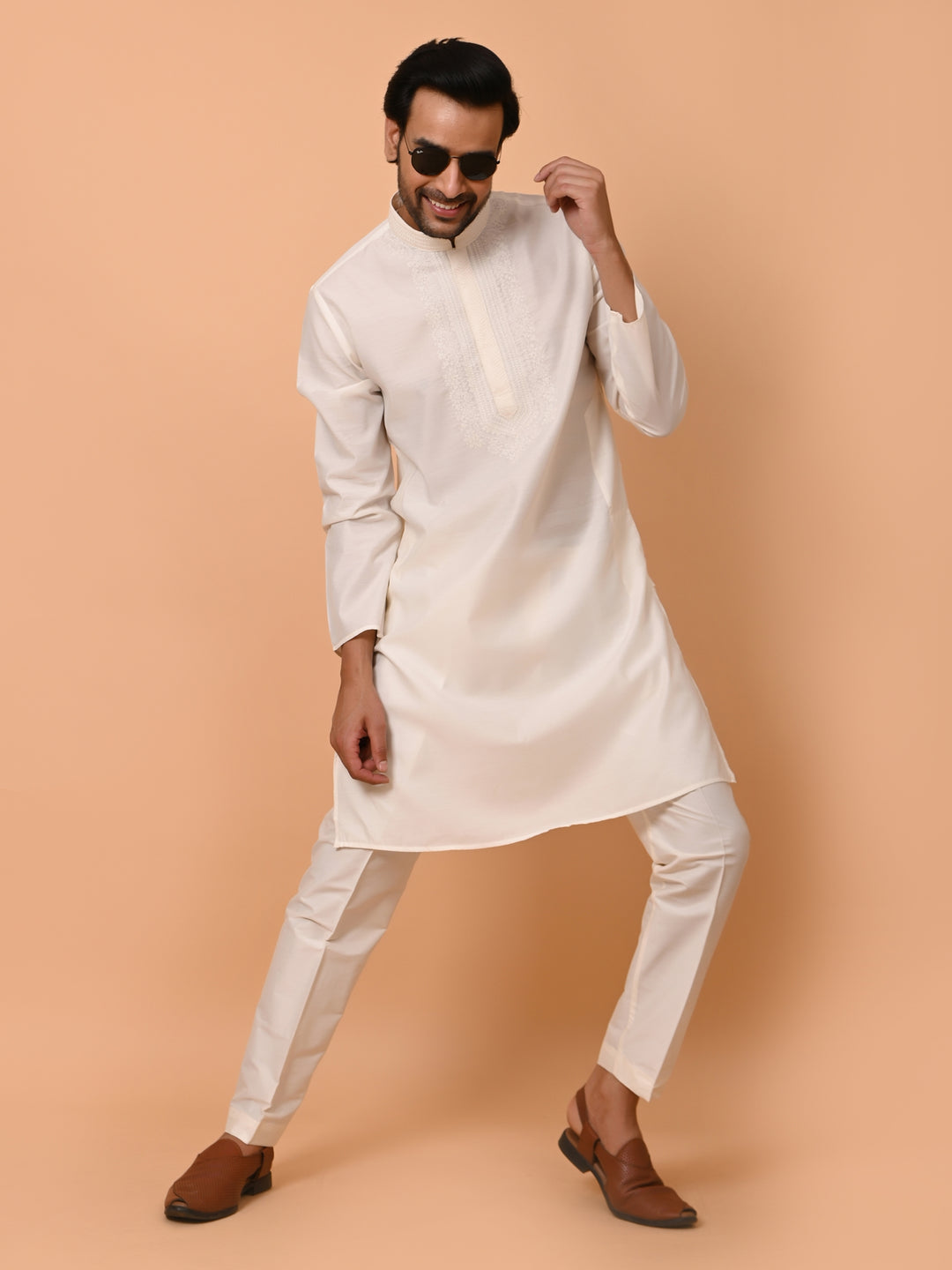 Ethnic Motifs Off White Kurta Set - KM37372-KM