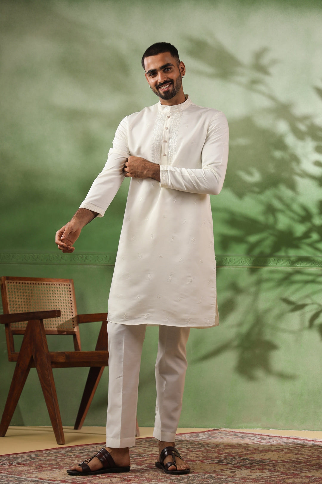 Ethnic Motifs Off White Kurta Set - KM43703-1