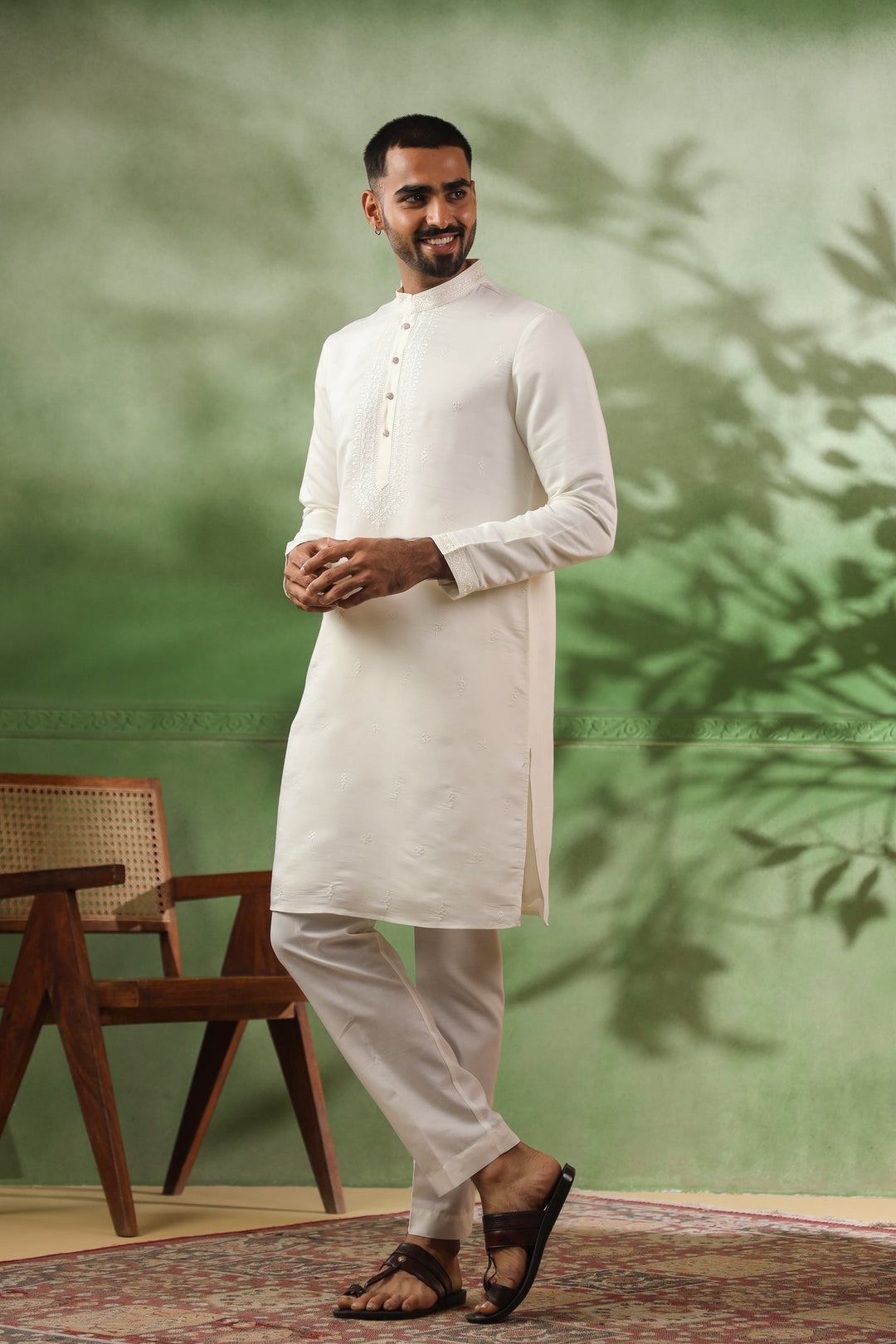 Ethnic Motifs Off White Kurta Set - KM43703-1