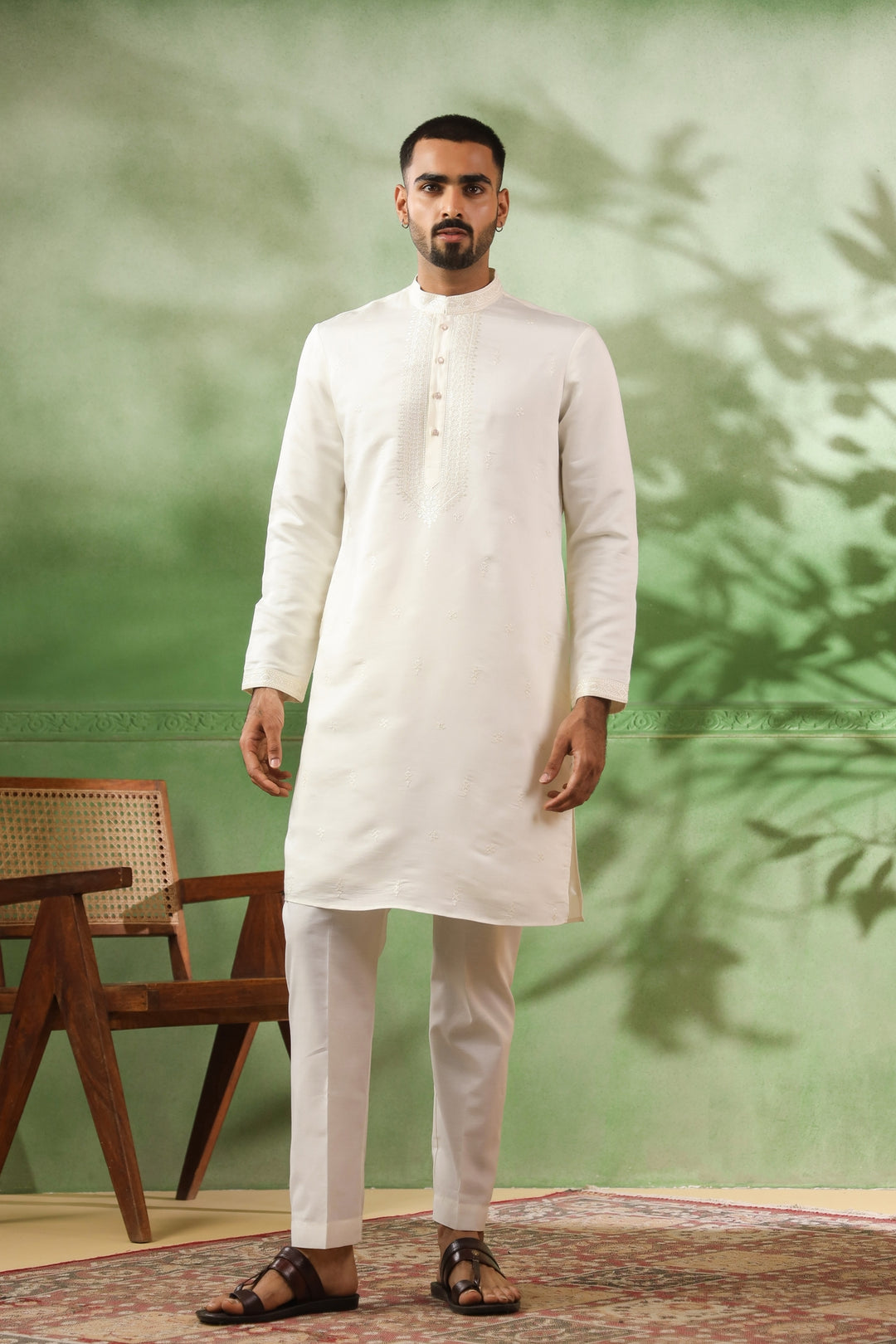 Ethnic Motifs Off White Kurta Set - KM43703-1