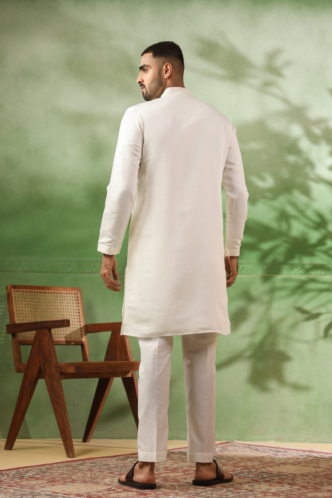 Ethnic Motifs Off White Kurta Set - KM43703-1