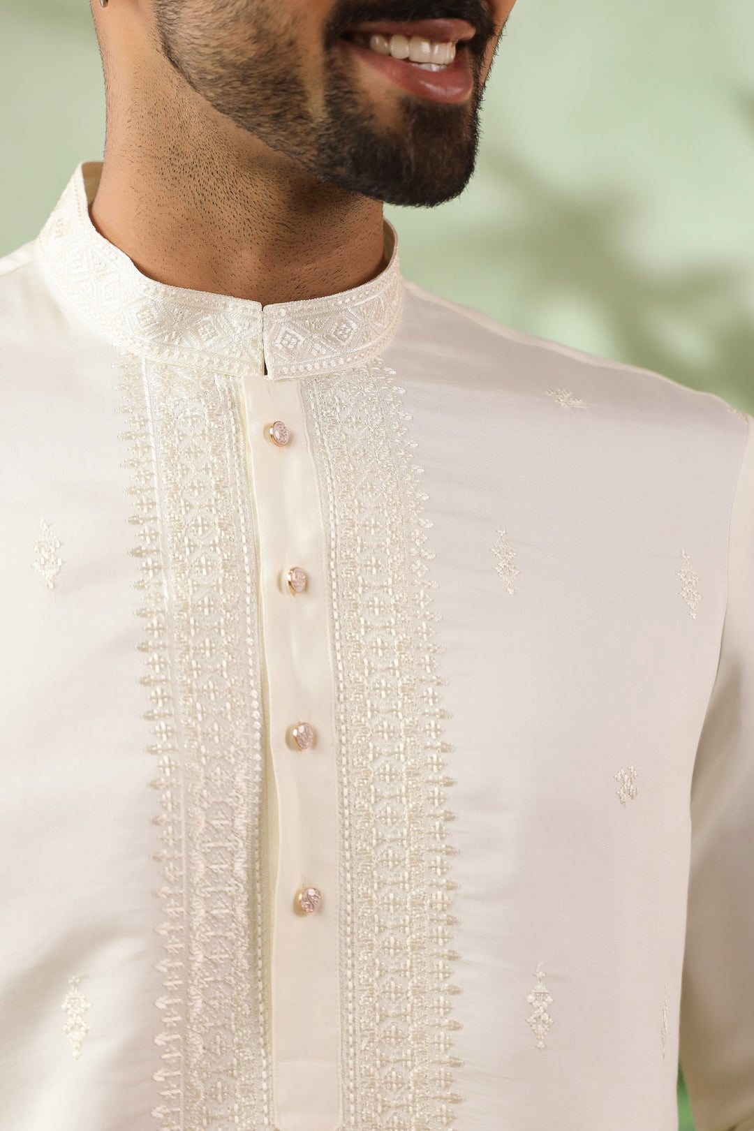 Ethnic Motifs Off White Kurta Set - KM43703-1